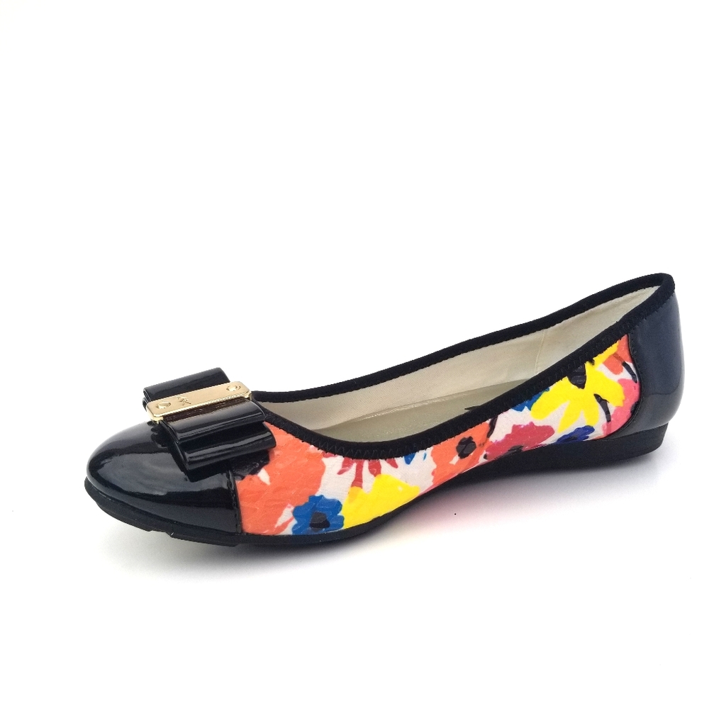 NWT Anne Klein Floral Flats